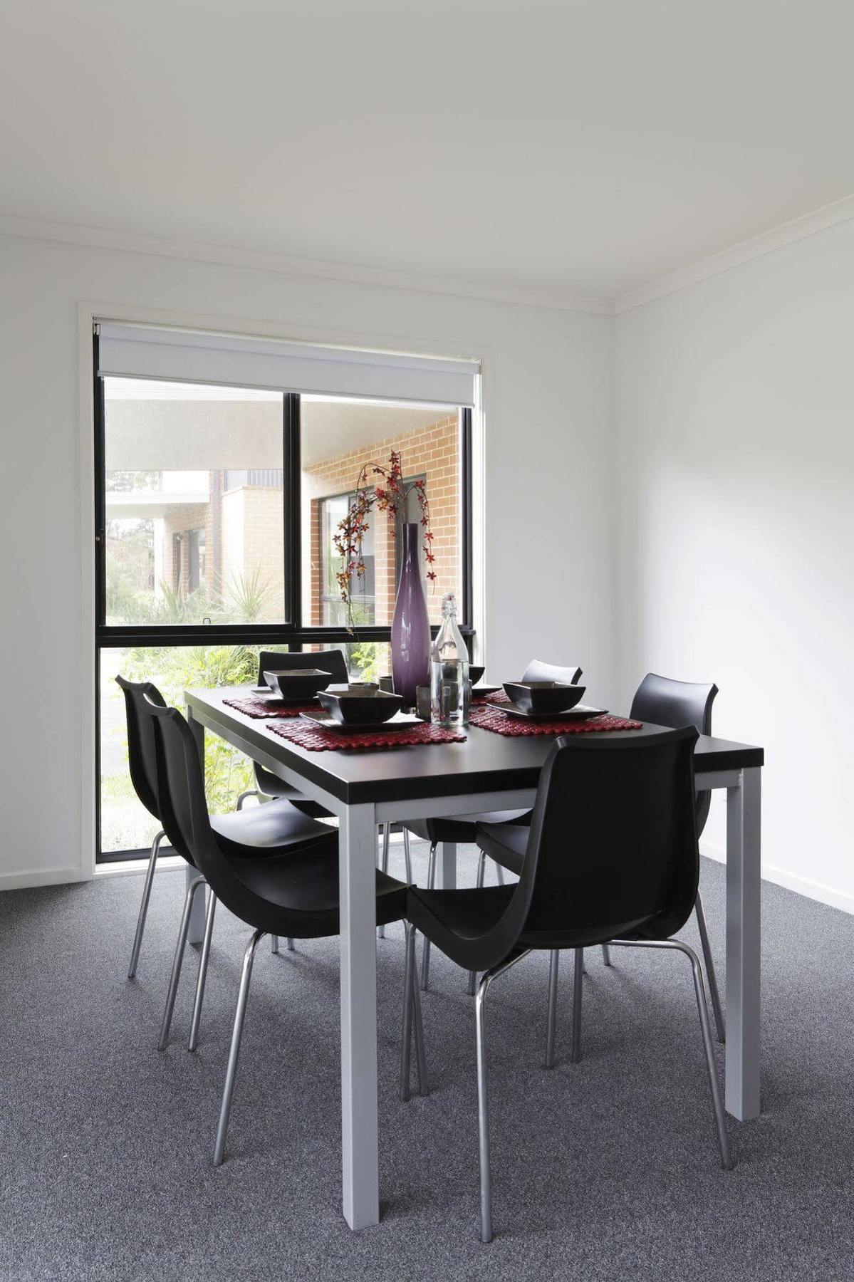 Macquarie Village 3*