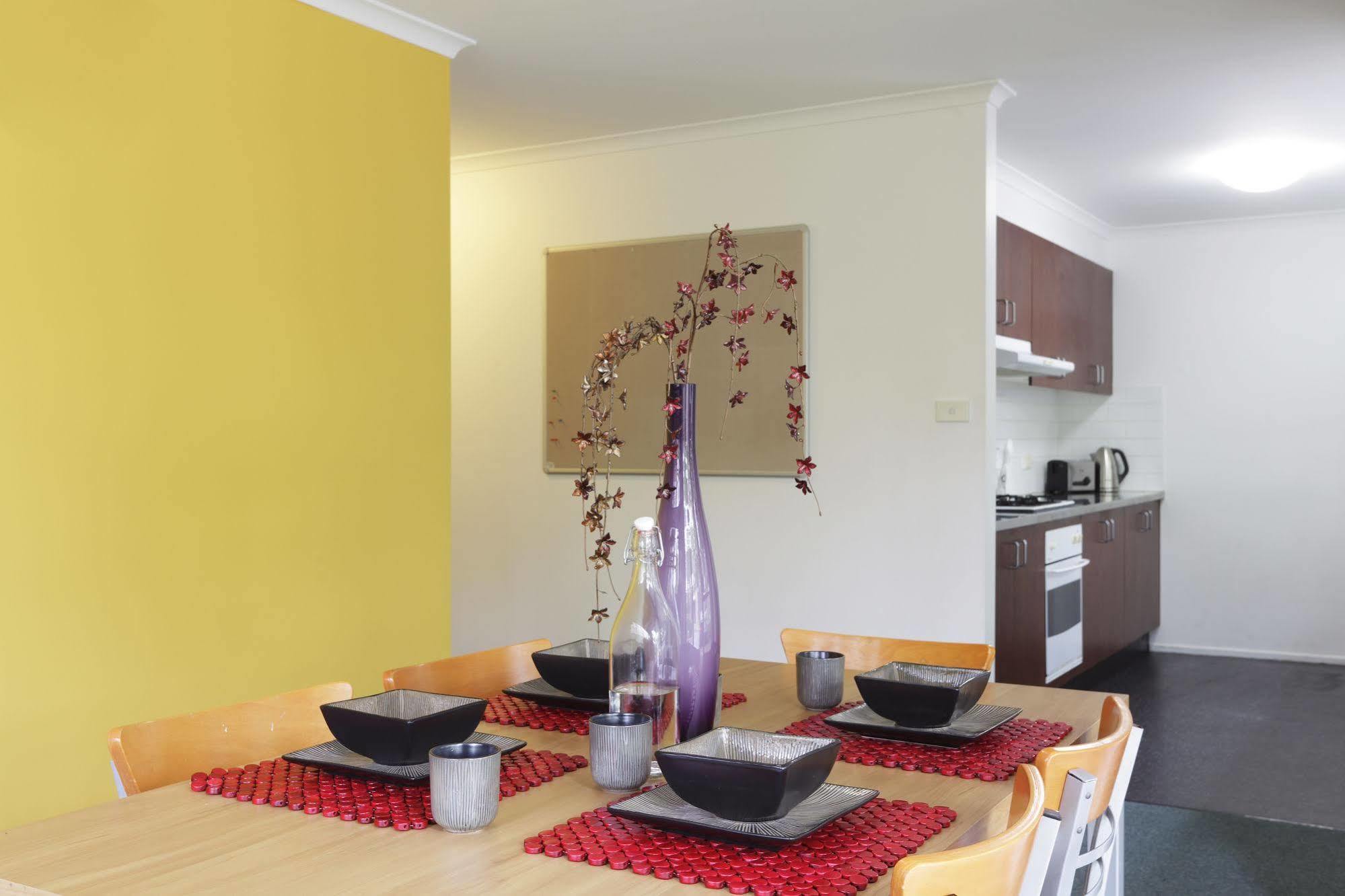 Macquarie Village Aparthotel